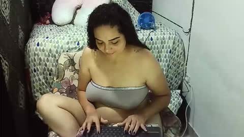 Snapshot of _milf_naughty chatting on October 17, 2025, 4:04 am _milf_naughty online show from October 17, 2025, 4:04 am