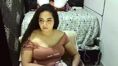 Snapshot of _milf_naughty chatting on November 1, 2025, 3:08 am _milf_naughty online show from November 1, 2025, 3:08 am