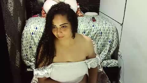 Snapshot of _milf_naughty chatting on November 4, 2025, 2:43 am _milf_naughty online show from November 4, 2025, 2:43 am