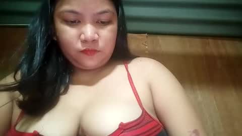 _milkytitsmomxx_ online show from May 3, 2026, 5:30 pm