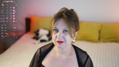 _million_dollarsmile online show from December 3, 2025, 8:40 pm