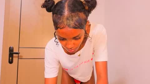 Snapshot of _mimimars chatting on April 10, 2026, 2:06 am Mimi online show from April 10, 2026, 2:06 am