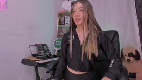 Snapshot of _miranda_hobbess chatting on January 16, 2025, 1:58 am Camila independent model online show from January 16, 2025, 1:58 am