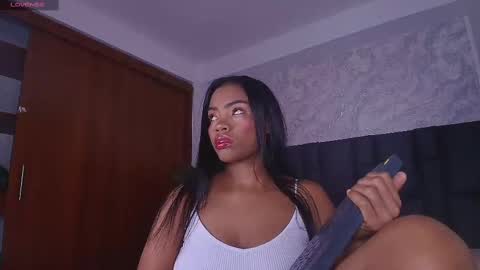 Mishell online show from October 25, 2025, 2:41 am