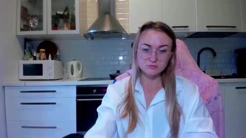 Eva online show from October 6, 2025, 8:23 am