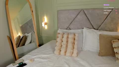 Snapshot of _miss_kimm chatting on October 4, 2025, 11:30 am kimberley cruz online show from October 4, 2025, 11:30 am