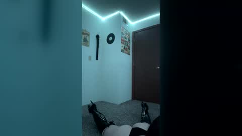 Snapshot of _miss_marie_ chatting on December 2, 2025, 10:27 pm _miss_marie_ online show from December 2, 2025, 10:27 pm