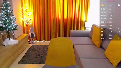 Mia online show from December 18, 2024, 1:23 pm