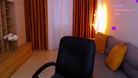 Mia online show from October 9, 2025, 7:06 am