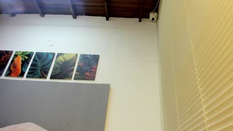 Snapshot of _molly_rosse_ chatting on November 10, 2025, 11:42 am _molly_rosse_ online show from November 10, 2025, 11:42 am