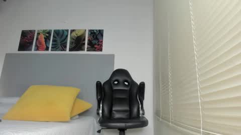 _molly_rosse_ online show from February 28, 2026, 11:55 am