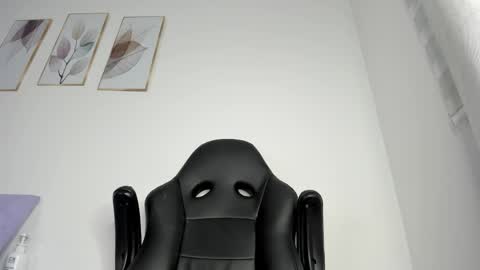 _molly_rosse_ online show from June 3, 2026, 11:57 am