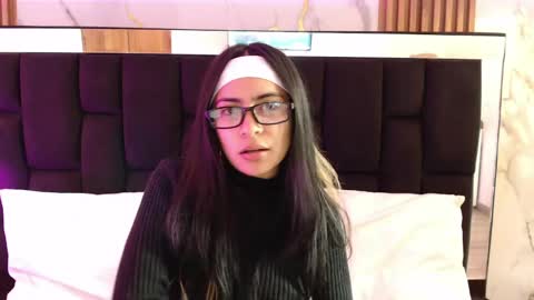Molly online show from May 2, 2026, 2:33 pm