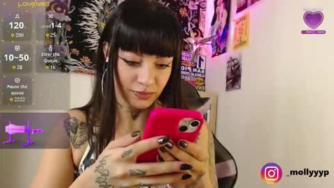 Snapshot of _mollyyyp chatting on November 8, 2025, 10:48 am Emmy online show from November 8, 2025, 10:48 am