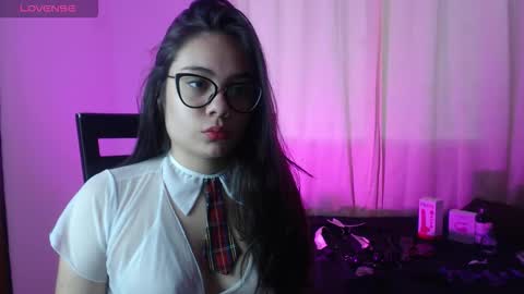 _moon_rosee online show from March 18, 2026, 2:20 pm