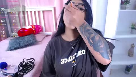 nahomi  online show from February 25, 2025, 3:09 am