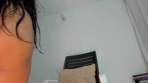 Snapshot of _nanny_1 chatting on November 13, 2025, 11:58 pm Nanny online show from November 13, 2025, 11:58 pm