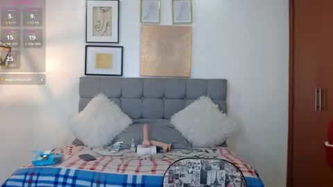 Snapshot of _naomi_s chatting on October 29, 2025, 2:08 pm _naomi_s online show from October 29, 2025, 2:08 pm