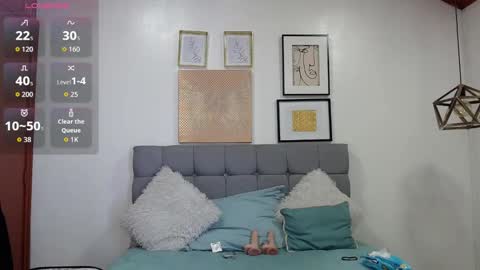 Snapshot of _naomi_s chatting on December 2, 2025, 2:01 pm _naomi_s online show from December 2, 2025, 2:01 pm