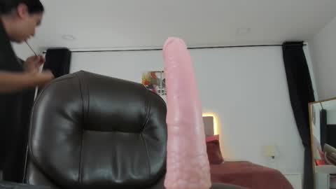 Snapshot of _natalie18_ chatting on October 25, 2025, 3:40 pm Natalie online show from October 25, 2025, 3:40 pm