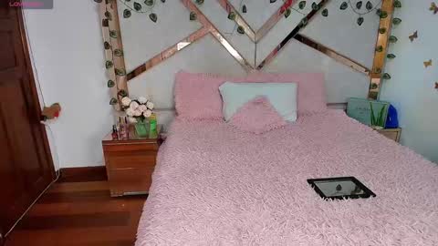 Natasha Rodriguez independent model online show from September 19, 2025, 11:27 pm