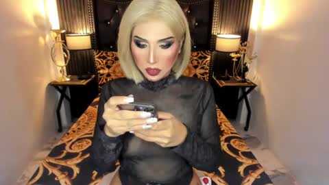 _natashacooper_ online show from June 30, 2026, 9:32 am