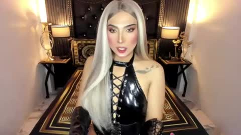 _natashacooper_ online show from July 6, 2026, 5:15 pm