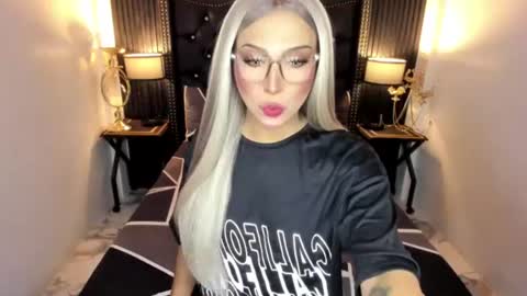_natashacooper_ online show from July 23, 2026, 5:44 pm