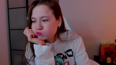 Mia with a big heart  online show from February 1, 2025, 4:14 am