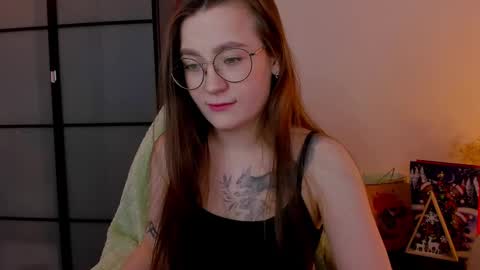 Mia with a big heart  online show from February 12, 2025, 3:51 am