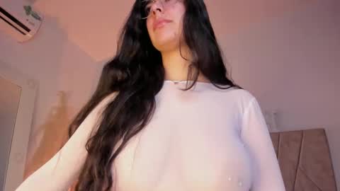 Niah  You can call me Ni or cutie haha online show from January 10, 2025, 11:39 pm