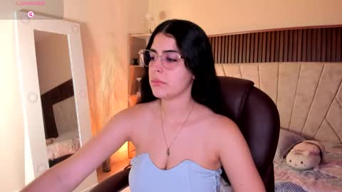 Niah  You can call me Ni or cutie haha online show from November 27, 2025, 8:33 pm