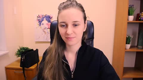 Nica online show from January 18, 2025, 3:27 pm