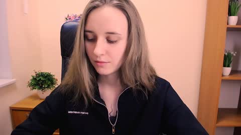 Nica online show from January 19, 2025, 3:21 pm