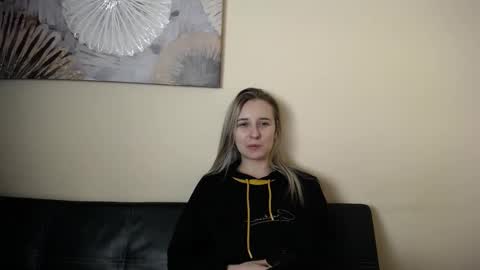 Nica online show from November 30, 2025, 3:16 pm