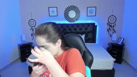 Olivia jones online show from November 15, 2025, 12:13 pm