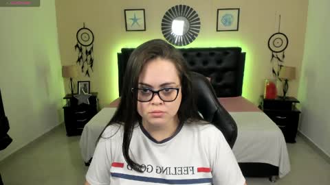 Olivia jones online show from May 12, 2026, 11:51 am