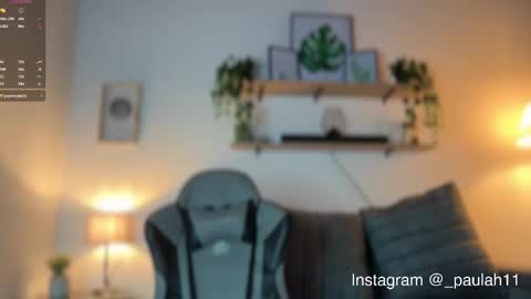 _paulah2 online show from November 14, 2025, 8:40 pm