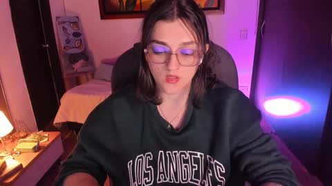 violeta ig  online show from October 13, 2025, 4:56 am