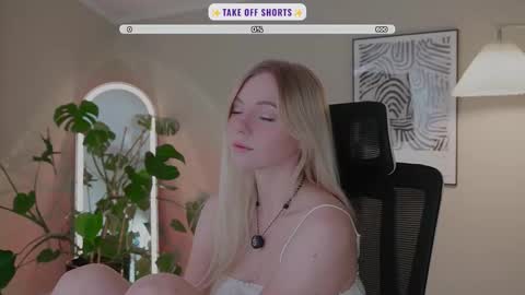 Snapshot of _penisflytrap_ chatting on September 9, 2025, 4:01 am Viktoria online show from September 9, 2025, 4:01 am