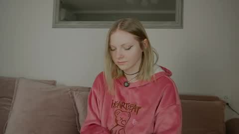 Viktoria online show from April 22, 2026, 4:48 am