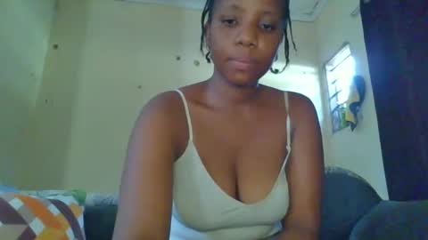 queen online show from December 8, 2024, 1:47 pm