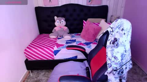 Snapshot of _rachel_jones_ chatting on February 28, 2026, 11:28 pm Rachel Jones online show from February 28, 2026, 11:28 pm