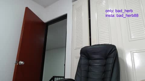 Snapshot of _real_bad_herb chatting on September 28, 2025, 1:22 am Alejandra online show from September 28, 2025, 1:22 am