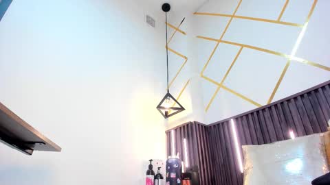 rebecca online show from November 13, 2025, 1:54 pm