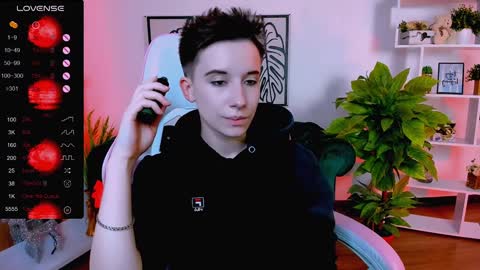 Snapshot of _rein_ramm chatting on January 27, 2025, 12:16 pm Rein online show from January 27, 2025, 12:16 pm