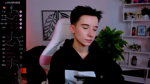 Snapshot of _rein_ramm chatting on February 4, 2025, 9:38 am Rein online show from February 4, 2025, 9:38 am