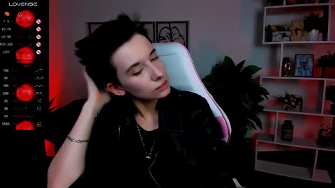 Snapshot of _rein_ramm chatting on March 6, 2025, 9:25 am Rein online show from March 6, 2025, 9:25 am