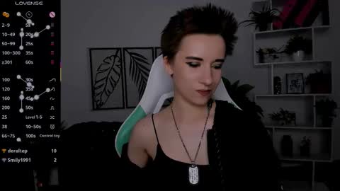 Snapshot of _rein_ramm chatting on October 8, 2025, 7:11 pm Rein online show from October 8, 2025, 7:11 pm