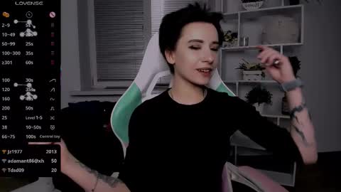 Snapshot of _rein_ramm chatting on October 17, 2025, 10:01 pm Rein online show from October 17, 2025, 10:01 pm